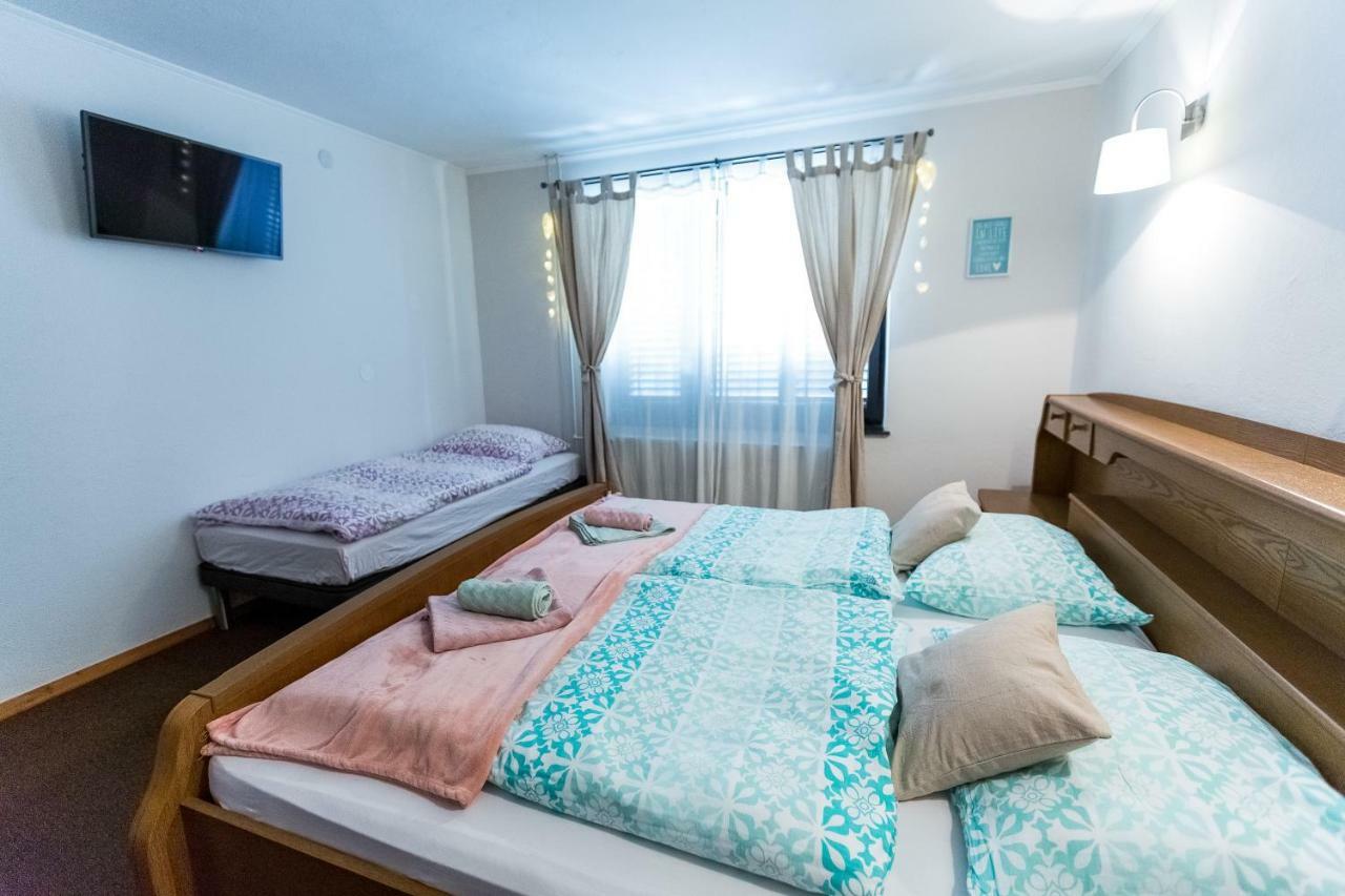Rooms Malina Blejska Dobrava Exteriér fotografie